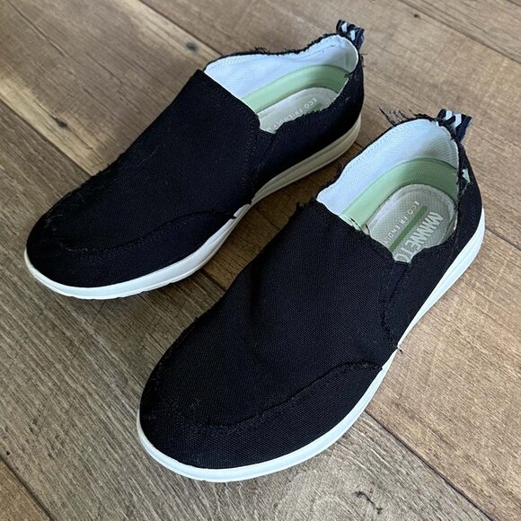 Minnetonka Expanse Black Raw-Edge Canvas Slip-Ons, 8.5 M - Picture 2 of 5